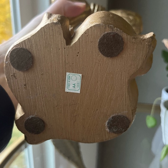 Vintage Gold Bow Resin and Glass Vase 8” - Picture 6 of 11